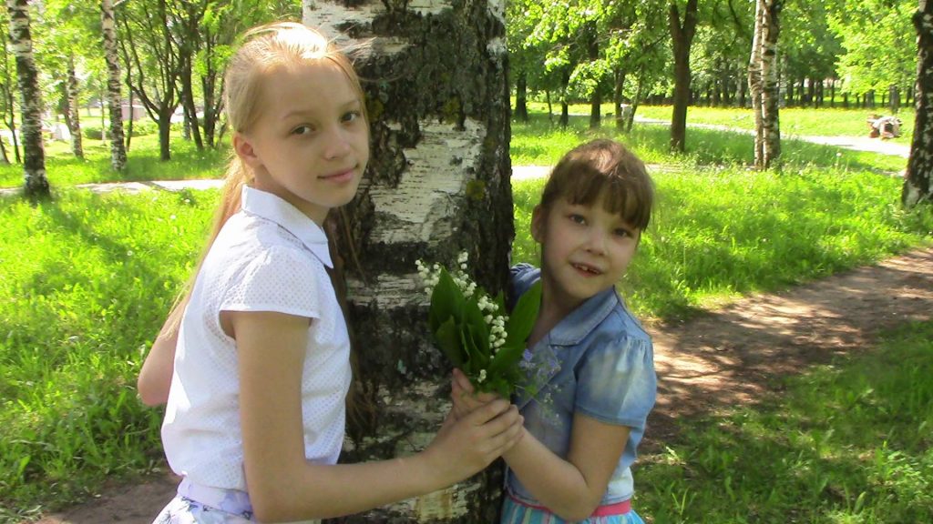 Настя младше тани. Маша Возженникова Обнинск.